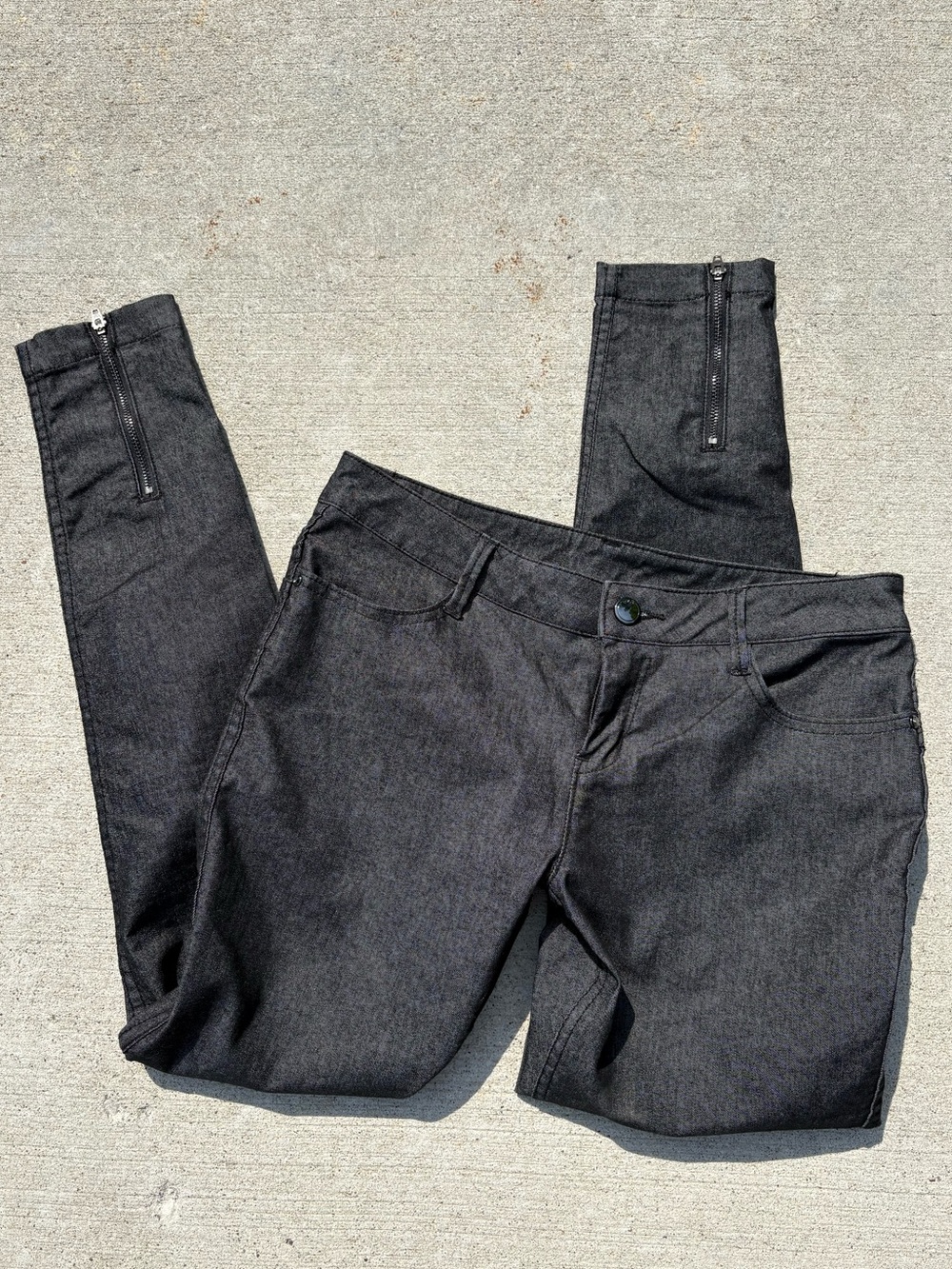 LOLA SKINNY LEG DARK GREY ZIP JEANS